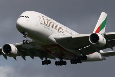 Emirates Airbus A380-861 s/n A6-EET on final approach at Glasgow Airport